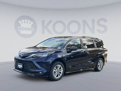 New 2025 Toyota Sienna XLE