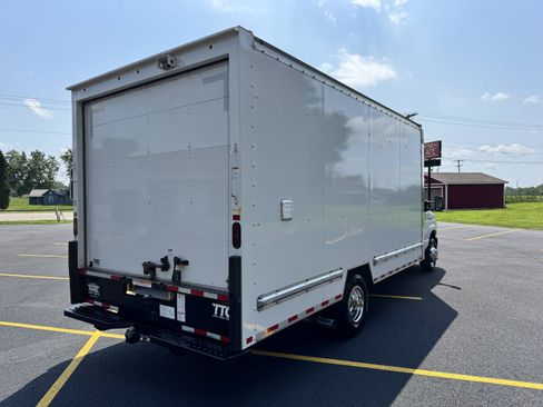 Used 2023 Ford E-350 and Econoline 350 Super Duty w/ Driver's Safety Package RWD image 6