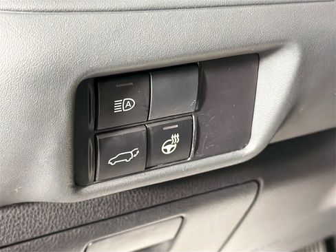 Used 2022 Toyota Highlander XLE image 10