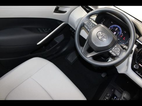 Used 2026 Toyota Corolla Cross L AWD/4WD image 19