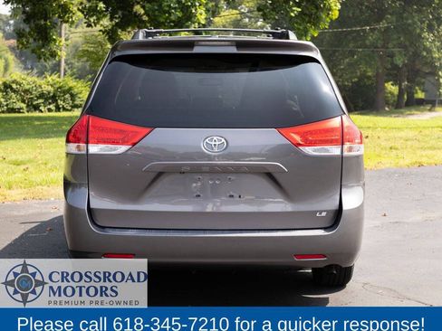 Used 2012 Toyota Sienna LE FWD image 5