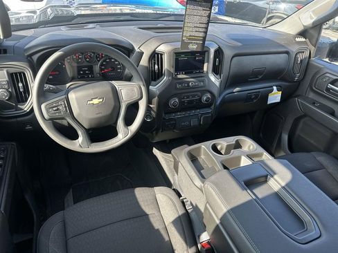 Used 2024 Chevrolet Silverado 2500 Custom w/ Custom Value Package image 12