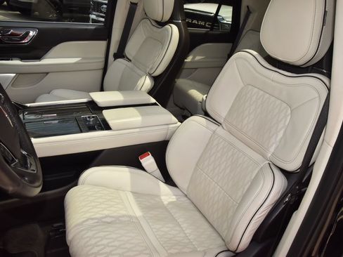 Used 2024 Lincoln Navigator Black Label AWD/4WD image 34