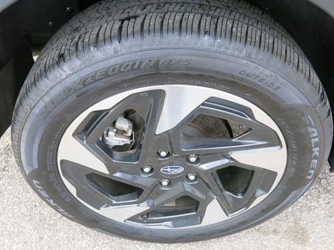 Used 2024 Subaru Crosstrek 2.5i Limited AWD/4WD image 34