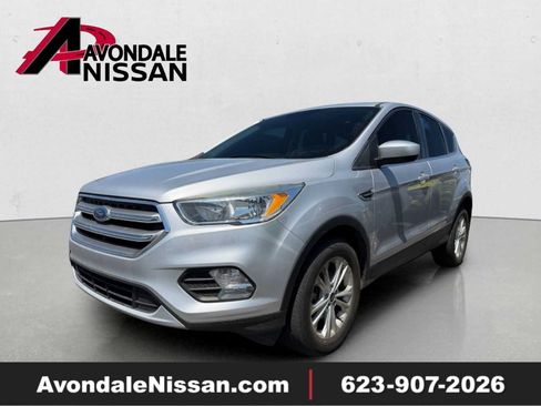 Used 2017 Ford Escape SE AWD/4WD image 1