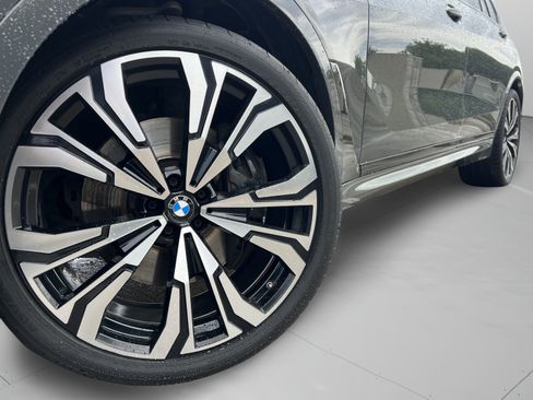 Used 2024 BMW X7 xDrive40i w/ Executive Package AWD/4WD image 36