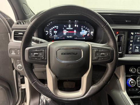 Used 2022 GMC Yukon XL Denali image 20