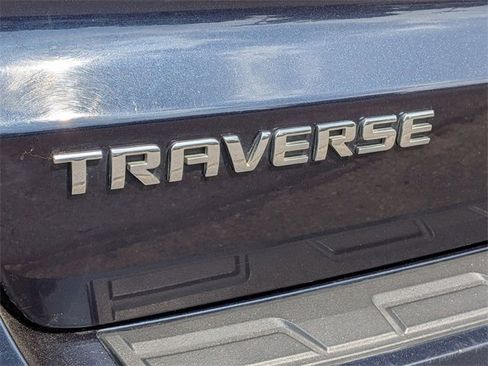 Used 2017 Chevrolet Traverse LT w/ Style and Technology Package image 9