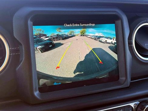 Used 2023 Jeep Wrangler Unlimited Sahara w/ Cold Weather Group image 32