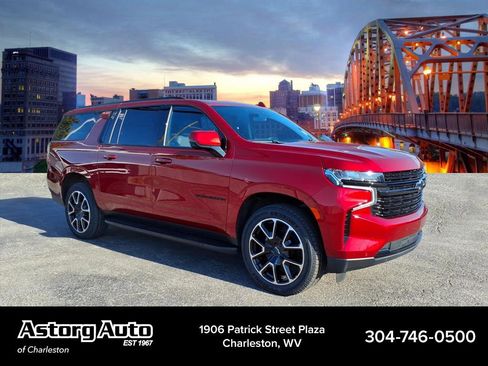 Used 2023 Chevrolet Suburban RST w/ Luxury Package image 1