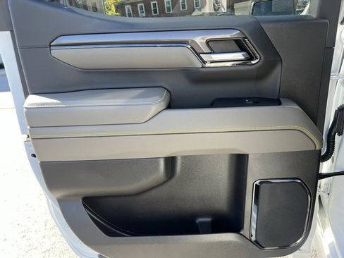 Used 2024 Chevrolet Silverado 1500 ZR2 w/ Technology Package image 21