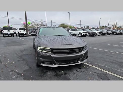 Used 2020 Dodge Charger SXT w/ Leather Interior Group image 18