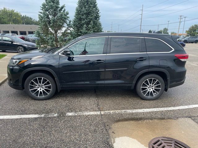 Used 2018 Toyota Highlander SE AWD/4WD image 5
