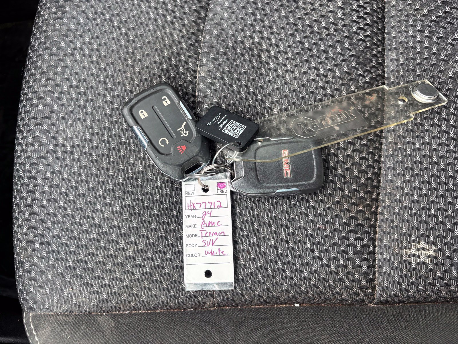 Used 2024 GMC Terrain SLE w/ Driver Convenience Package FWD image 17