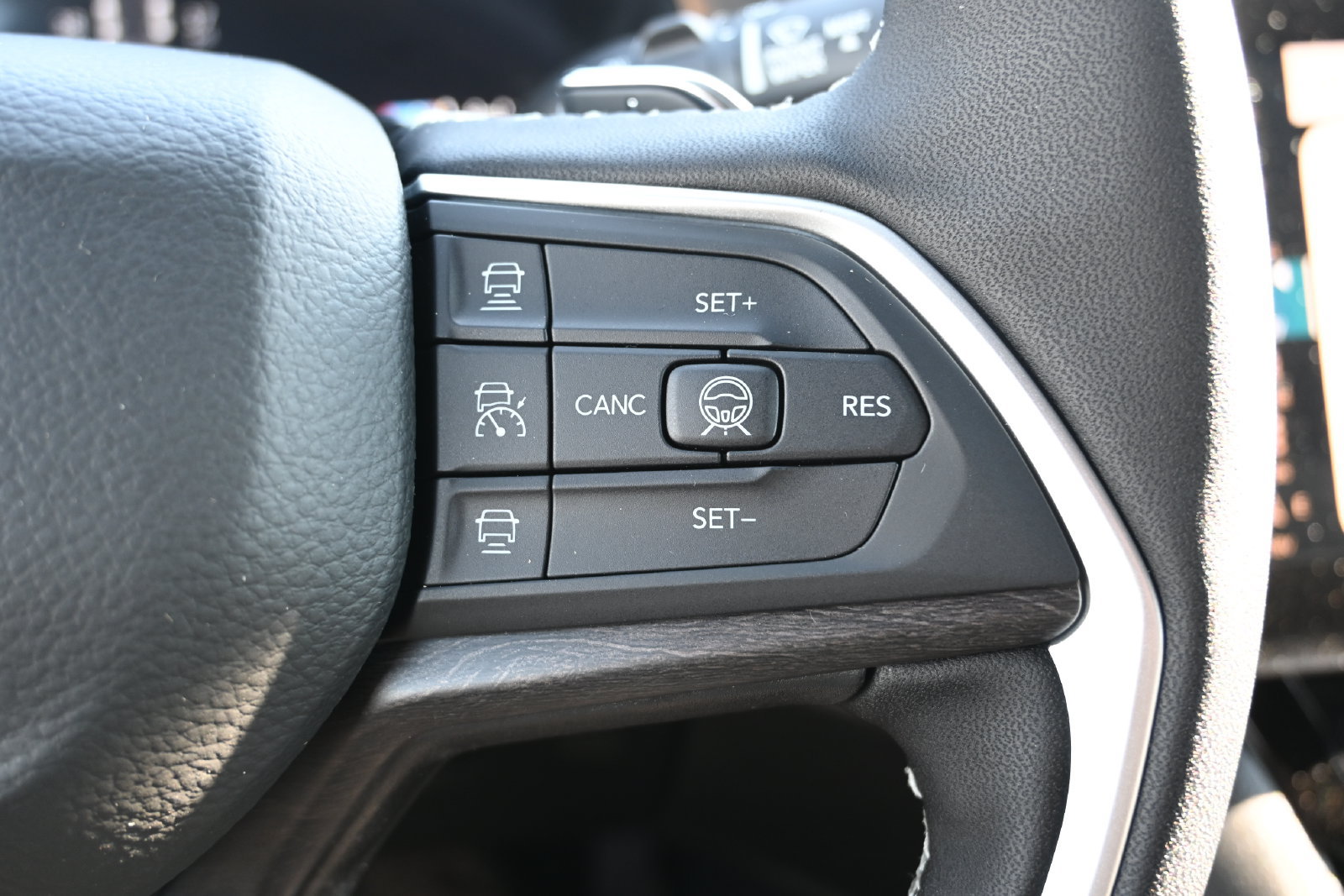 New 2026 Jeep Grand Cherokee Altitude AWD/4WD image 10