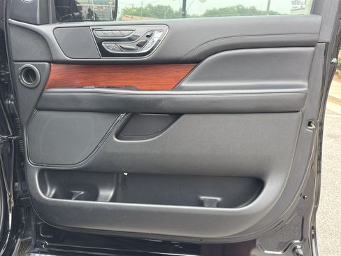 Used 2019 Lincoln Navigator Reserve AWD/4WD image 35