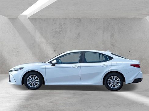 Used 2025 Toyota Camry LE FWD image 5