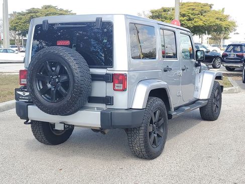 Used 2015 Jeep Wrangler Unlimited Sahara w/ Connectivity Group image 5