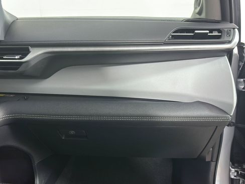 Used 2025 Toyota Sienna XLE w/ XLE Plus Package AWD/4WD image 24