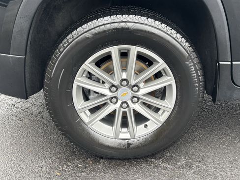 Used 2023 Chevrolet Traverse LT image 13