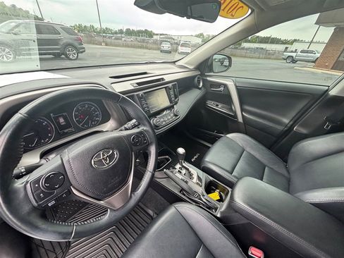 Used 2016 Toyota RAV4 Limited FWD image 13