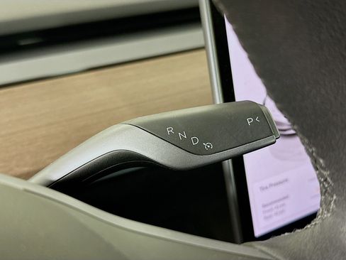 Used 2023 Tesla Model 3 Standard Range image 24