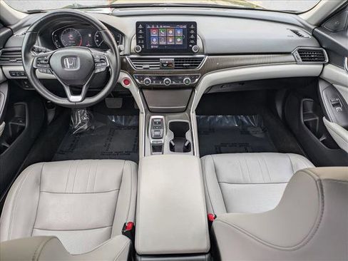 Used 2018 Honda Accord Touring image 16