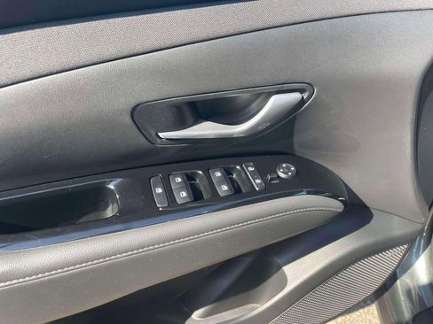 Used 2022 Hyundai Tucson Limited image 17