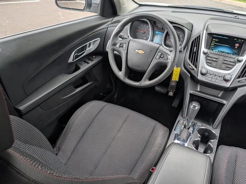 Used 2017 Chevrolet Equinox LS FWD image 9