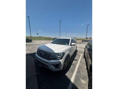Used 2019 Ford Expedition Max Limited w/ Driver Assistance Package RWD image 2