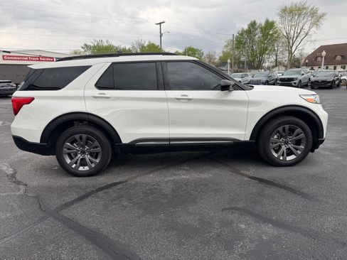 Used 2023 Ford Explorer XLT w/ Equipment Group 202A image 6