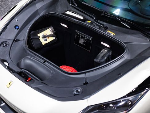 Used 2021 Ferrari F8 Tributo image 47