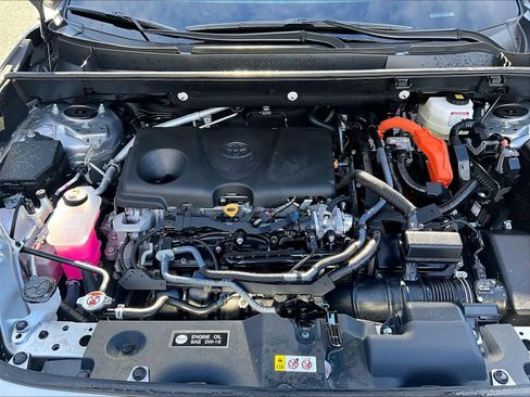 Used 2025 Toyota RAV4 XLE image 30