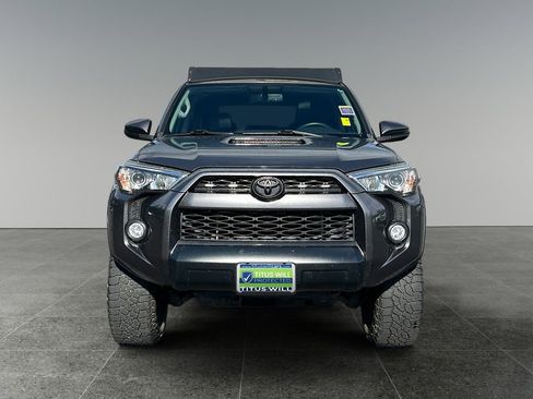 Used 2018 Toyota 4Runner TRD Off-Road Premium AWD/4WD image 3