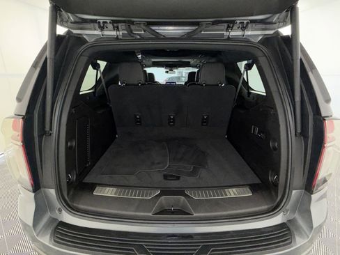 Used 2021 Chevrolet Suburban RST w/ Luxury Package image 27