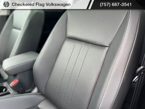 Used 2023 Volkswagen Tiguan SE FWD image 20