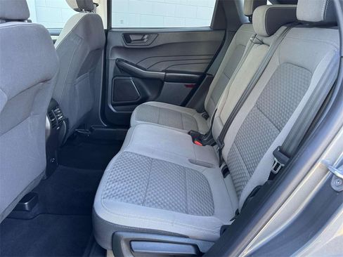 Used 2022 Ford Escape SE w/ SE Sport Appearance Package image 16