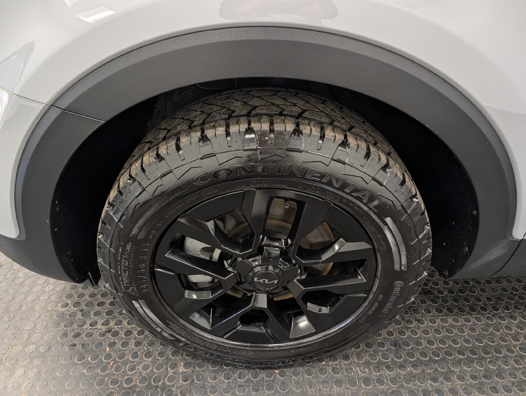 Used 2025 Kia Telluride AWD image 7