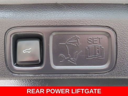 Used 2023 Ford Expedition Limited AWD/4WD image 36