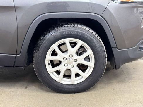 Used 2016 Jeep Cherokee Latitude w/ Safety/Convenience Group image 4