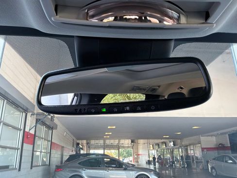 Used 2025 Toyota Sienna XLE FWD image 22