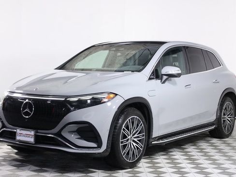Used 2023 Mercedes-Benz EQS 580 4MATIC SUV image 3