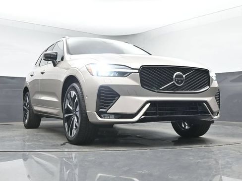 New 2026 Volvo XC60 B5 Plus w/ Protection Package Premier AWD/4WD image 37