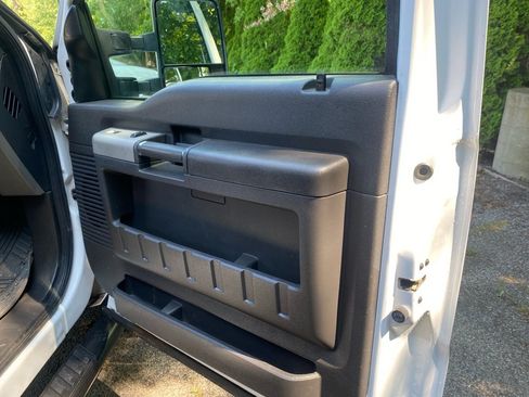 Used 2013 Ford F250 Lariat w/ Chrome Pkg AWD/4WD image 22