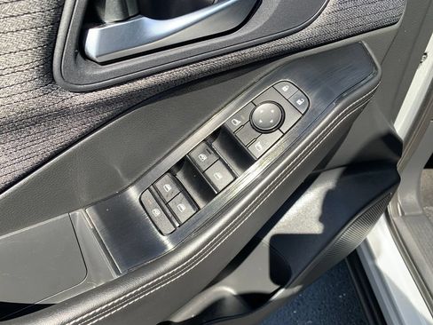 Used 2023 Nissan Rogue SV FWD image 12