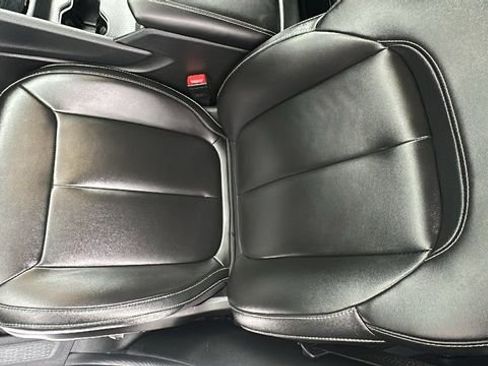 Used 2023 Jeep Grand Cherokee Limited image 23