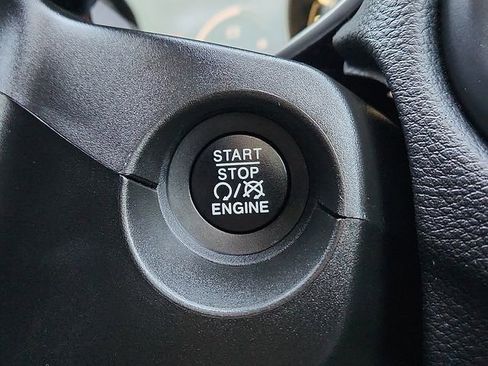 Used 2020 Jeep Compass Latitude w/ Popular Equipment Group image 19