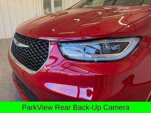 New 2026 Chrysler Pacifica Select image 9