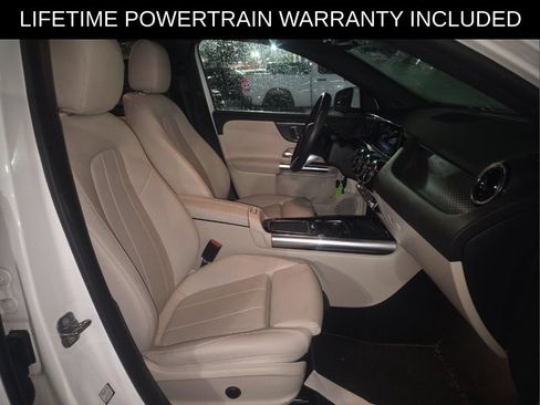Used 2025 Mercedes-Benz GLA 250 4MATIC image 11