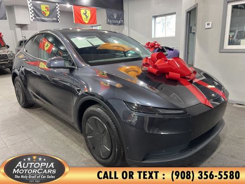 Used 2026 Tesla Model Y 2WD image 7